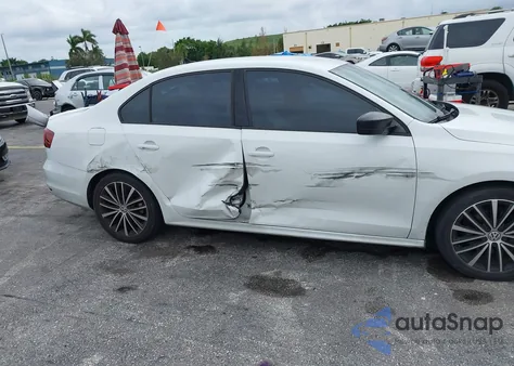 2016 Volkswagen Jetta 1.8T Sport z USA, uszkodzony, nr VIN 3VWD17AJ8GM297361